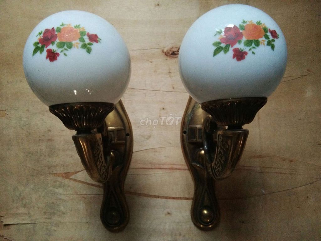 Cặp đèn đồng ốp tường xưa vintage