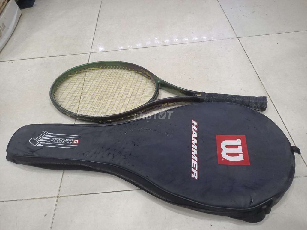 Vợt tennis wilson profile 3.0 si, nặng 3,6 kg.