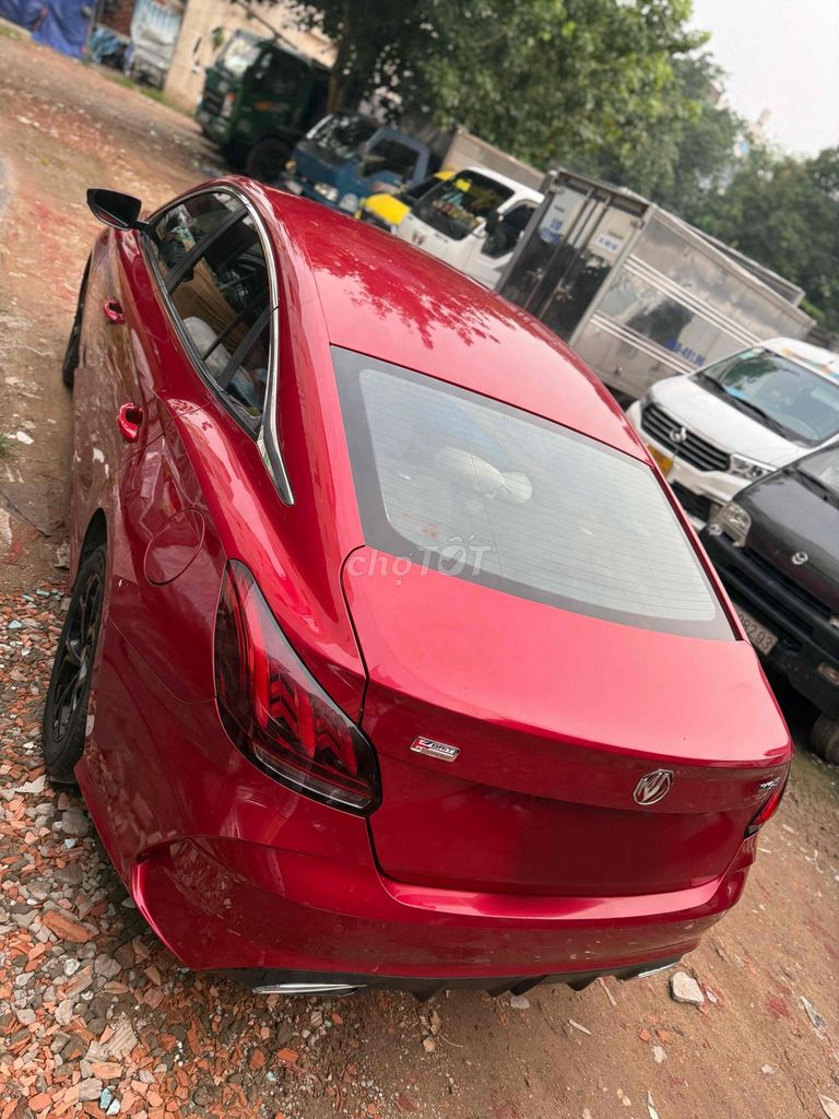 MG MG5 2023 Красный Автомат 16x.000 км