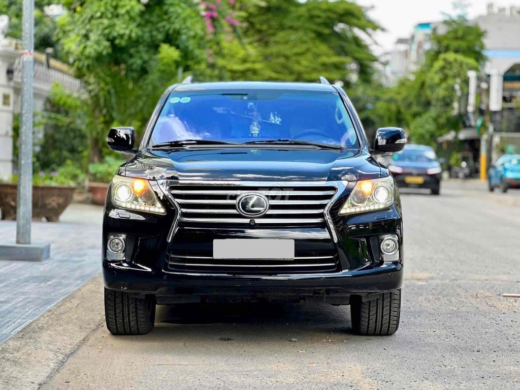 Lexus Lx570 2012 photo 2