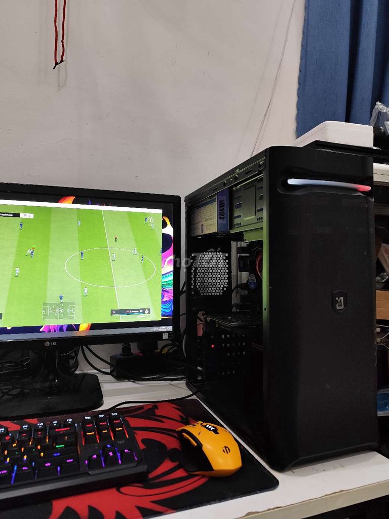 Case chơi đc FIFA (i3-ram6G-ssd120-cạc Quadro2000)