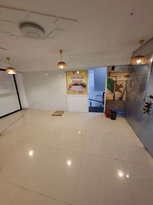 Phòng gần cầu rồng, làm văn phòng. Cho thuê Văn phòng, Mặt bằng kinh doanh tại Quận Sơn Trà Đà Nẵng được đăng bởi Đăng Khoa