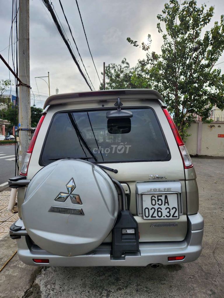 Mitsubishi Jolie 2005 photo 5