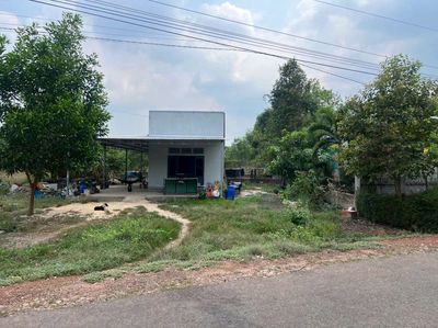 Chủ kẹt quá rồi cần bán gấp miếng đất có nhà mt đường nhựa. Mua bán đất tại Huyện Đồng Phú Bình Phước được đăng bởi Hương