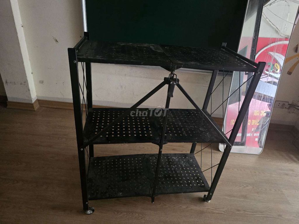 Kệ sắt 3 tầng màu Đen có bánh xe. Mua bán Tủ, kệ gia đình tại Quận Hoàng Mai Hà Nội được đăng bởi hoang m hình 1