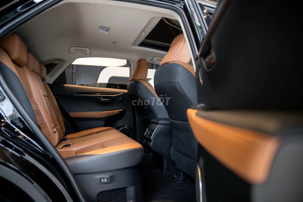 Lexus NX300 2021 mã Đen , Nội thất Nâu Hot Hot Hot