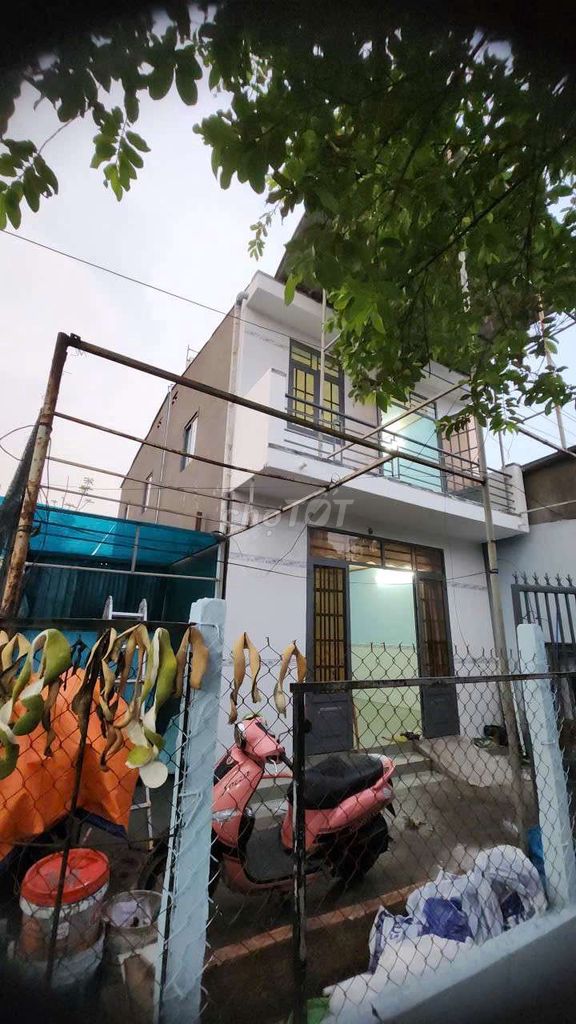 Cho thuê nhà 80m2 3pn 1 trệt 1 lầu Lái Thiêu 99 kế chợ Lái Thiêu