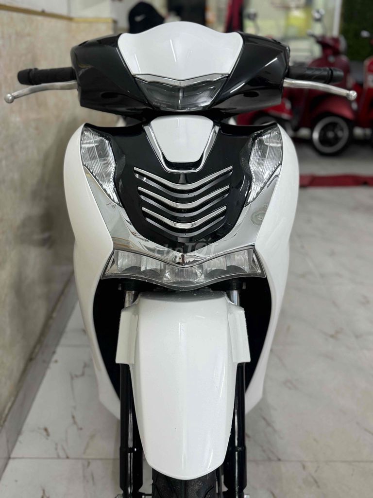 SH 125 đời 2022 màu trắng đen mới keng 43G1-478.55. Mua bán Xe máy tại Quận Sơn Trà Đà Nẵng được đăng bởi Minh Dũng bán trả góp 136 vân đồn  hình 3