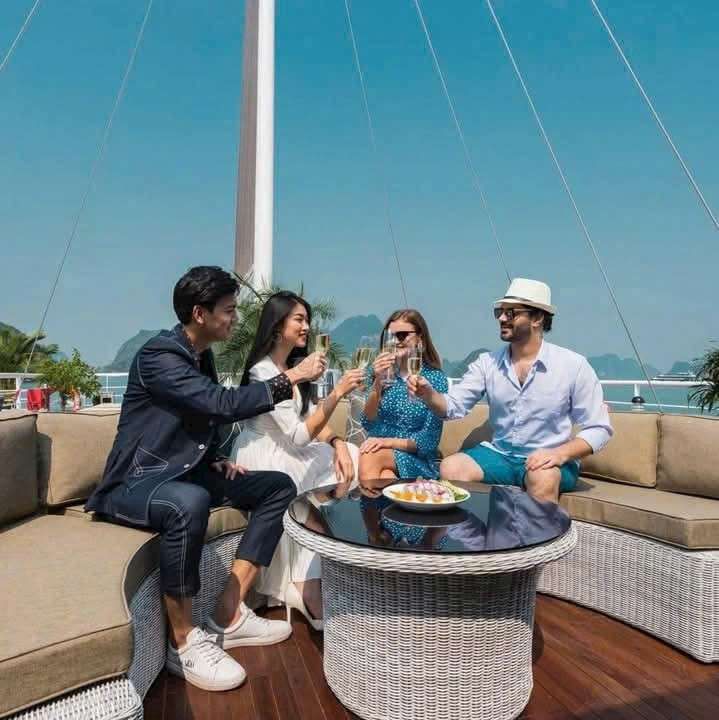 🛳️ 𝐂𝐨𝐦𝐛𝐨 𝐍𝐠𝐡𝐢̉ dưỡng 2N1d. Du lịch tại Quận Cầu Giấy Hà Nội được đăng bởi Hoài Thương hình 2