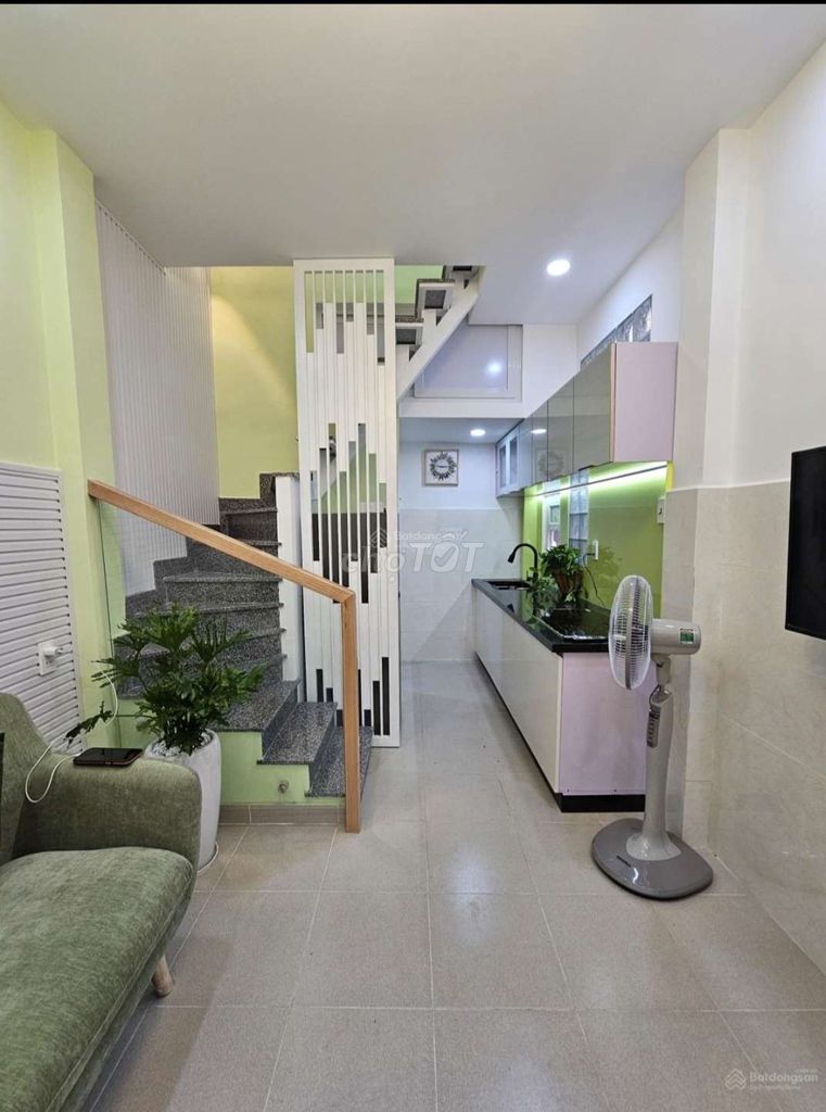 NHÀ ĐẸP QUẬN 3 GIÁ 3.2TỶ 2PN GẦN MẶT TIỀN HOÀNG SA