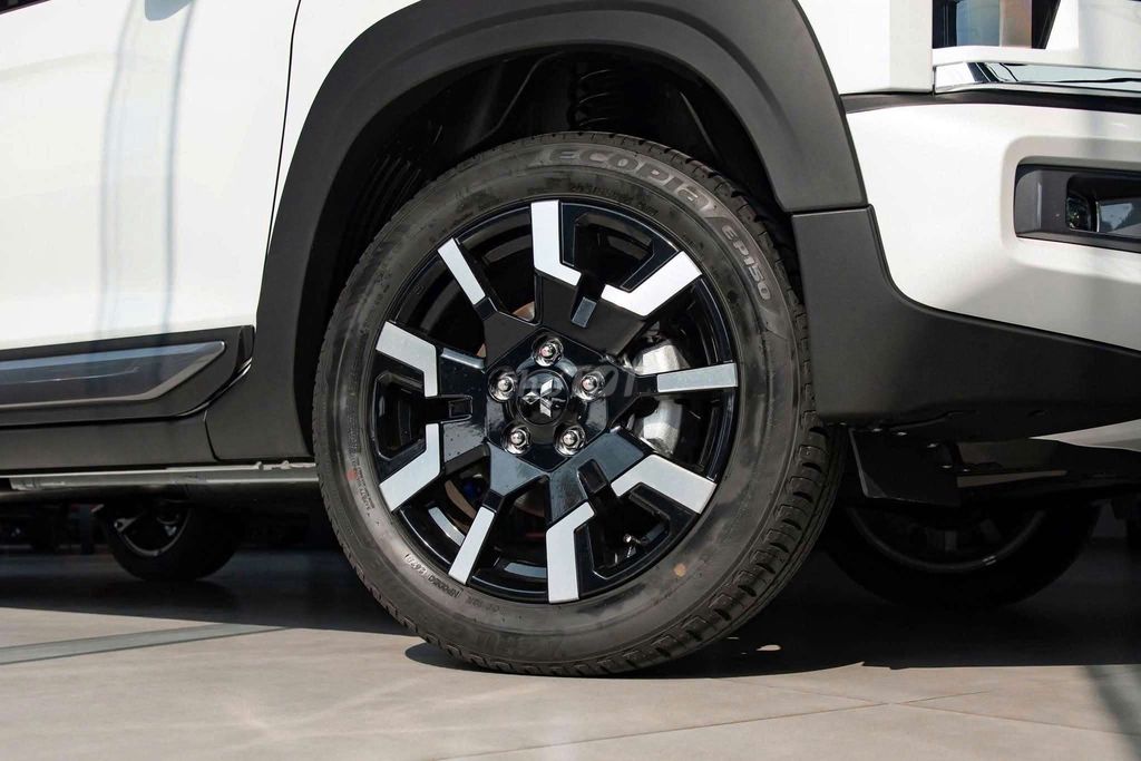 XPANDER CROSS MY26, 100% thuế + Bảo hiểm + Pk. Mua bán Ô tô tại Quận Cái Răng Cần Thơ được đăng bởi Minh Tuấn  Đại Lý Mitsubishi Cần Thơ hình 5