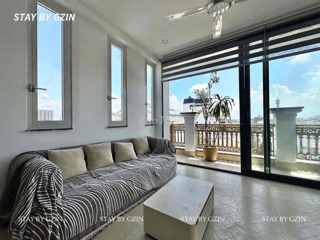 Cho thuê căn hộ Penthouse 1PN tách bếp, ban công, full nội thất