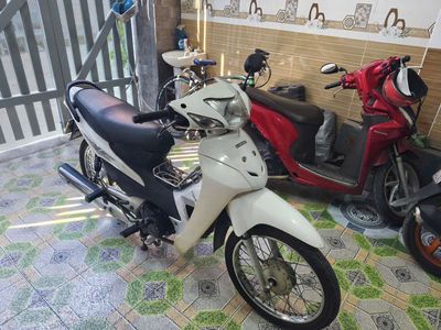 Honda Wave A Trắng Xăng