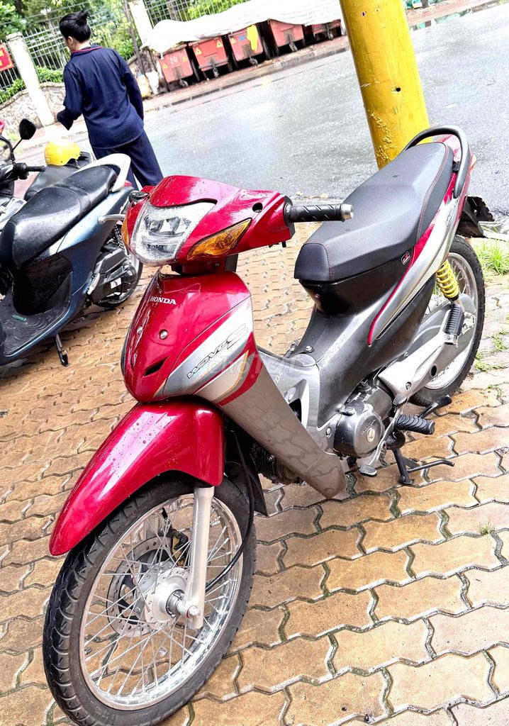 Honda Wave S 100 с гонконгскими номерами на владельца