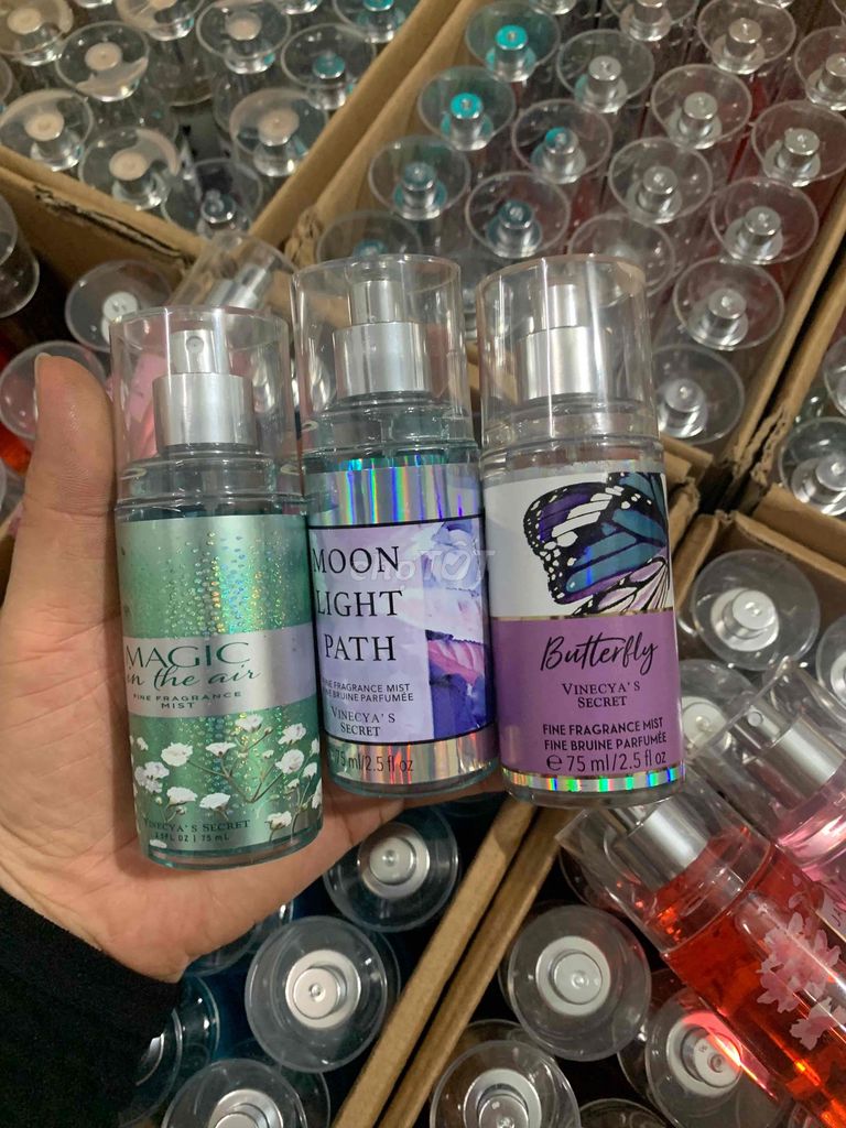 Xịt thơm toàn thân Vinecyas Secret Nữ. Mua bán Nước hoa tại Thành phố Buôn Ma Thuột Đắk Lắk được đăng bởi Phương Đông  BÁCH HOÁ NHÀ ĐÔNG  hình 1