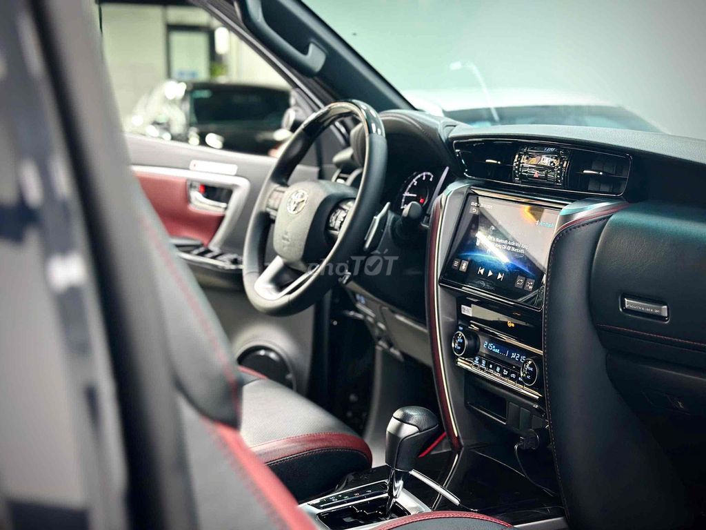 🚘 Toyota Fortuner Legender 2025 - Xe Lướt Siêu Đẹp. Mua bán Ô tô tại Thành phố Thủ Đức Tp Hồ Chí Minh được đăng bởi Tấn Lợi Car hình 5