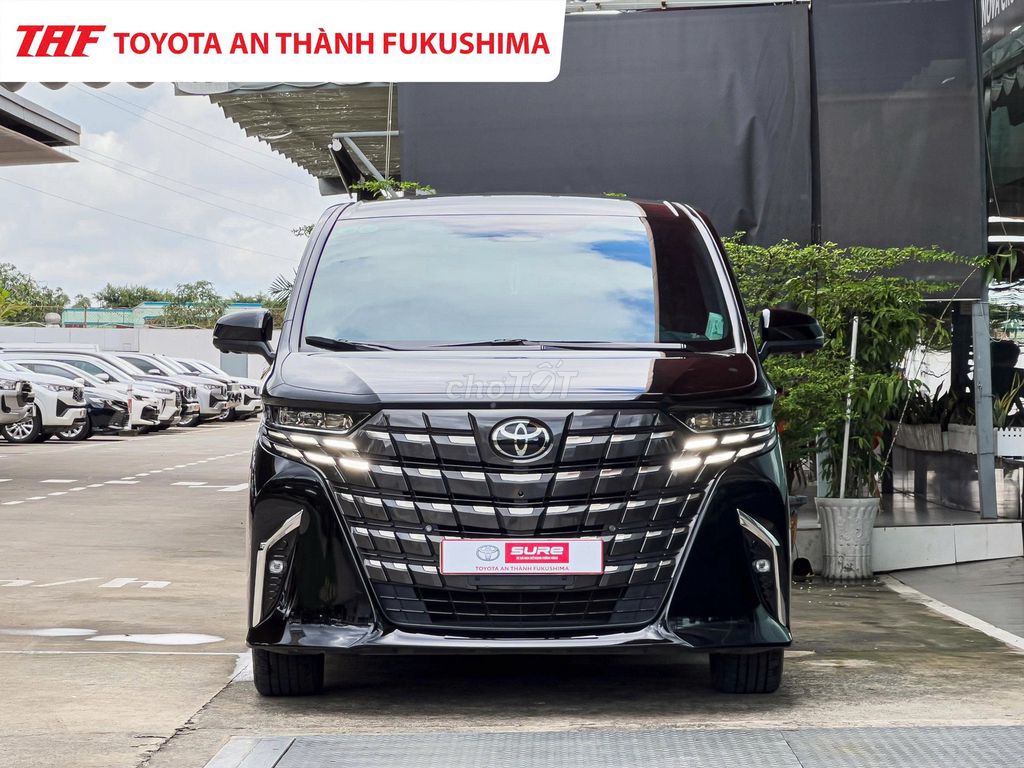 Toyota Alphard 2.4 Turbo 2024 Черный 23 500 км