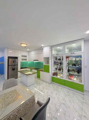 Apartment 100 m² · 2 bed · Carina Plaza