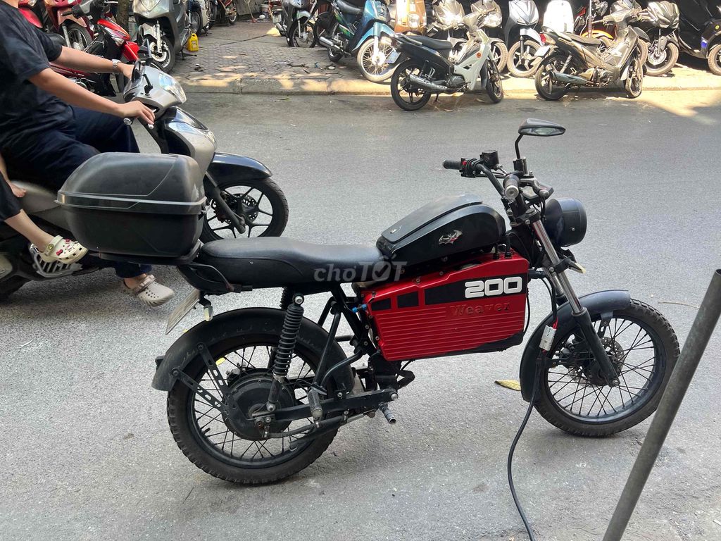 Электрический скутер Datbike Weave 200 Tracker 2022 Черный, красный