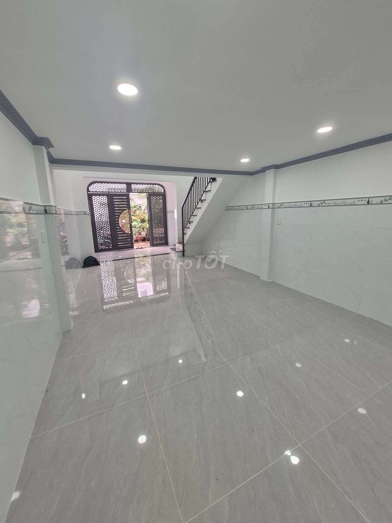 CHO THUÊ NHÀ 4 X 16M TRỆT LỬNG ĐÚC 2PN ,2VC MỚI 100% SƠN KỲ