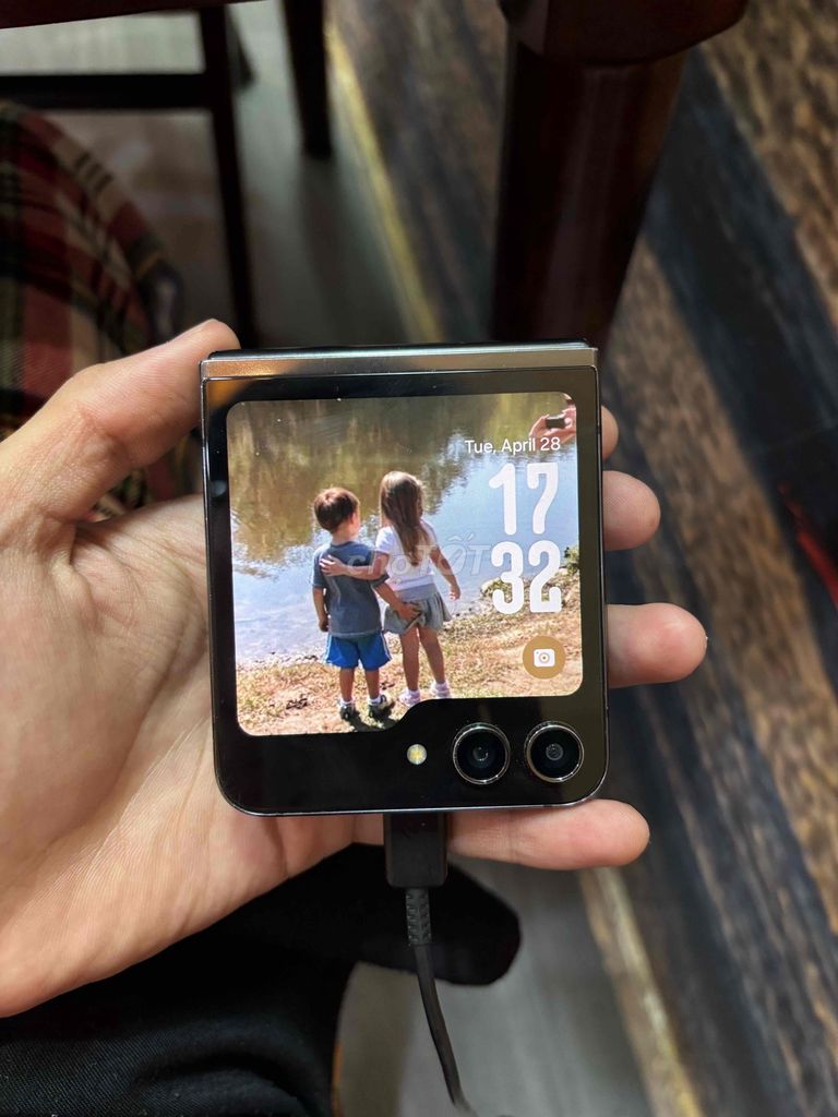 Samsung Z Flip 5 512GB Đen. Mua bán Điện thoại tại Quận Long Biên Hà Nội được đăng bởi Xuân hình 1