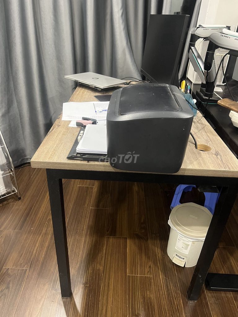 Bàn làm việc Gỗ, Kim loại Nâu, Đen cũ. Mua bán Bàn ghế tại Quận Nam Từ Liêm Hà Nội được đăng bởi Tuấn Hùng hình 1