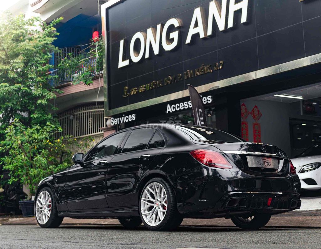 Mercedes C300 AMG Model 2018 - Đen/Đỏ - 25.000 km. Mua bán Ô tô tại Quận 7 Tp Hồ Chí Minh được đăng bởi Thật Nguyễn LongAnh Auto hình 4