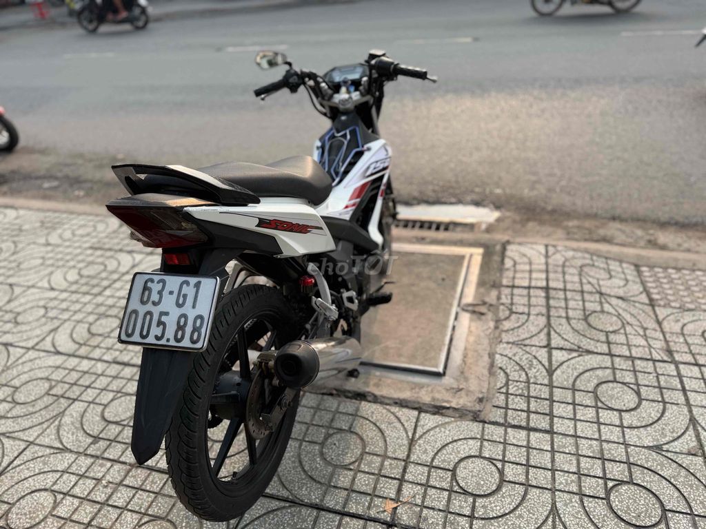 Honda Sonic Белый механический мотоцикл