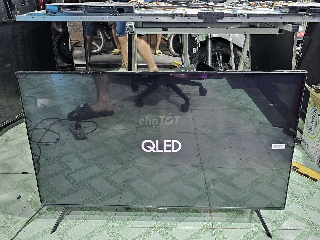 QLED 4K TV Samsung 43" - 43Q60T. Giọng Nói - 100Hz