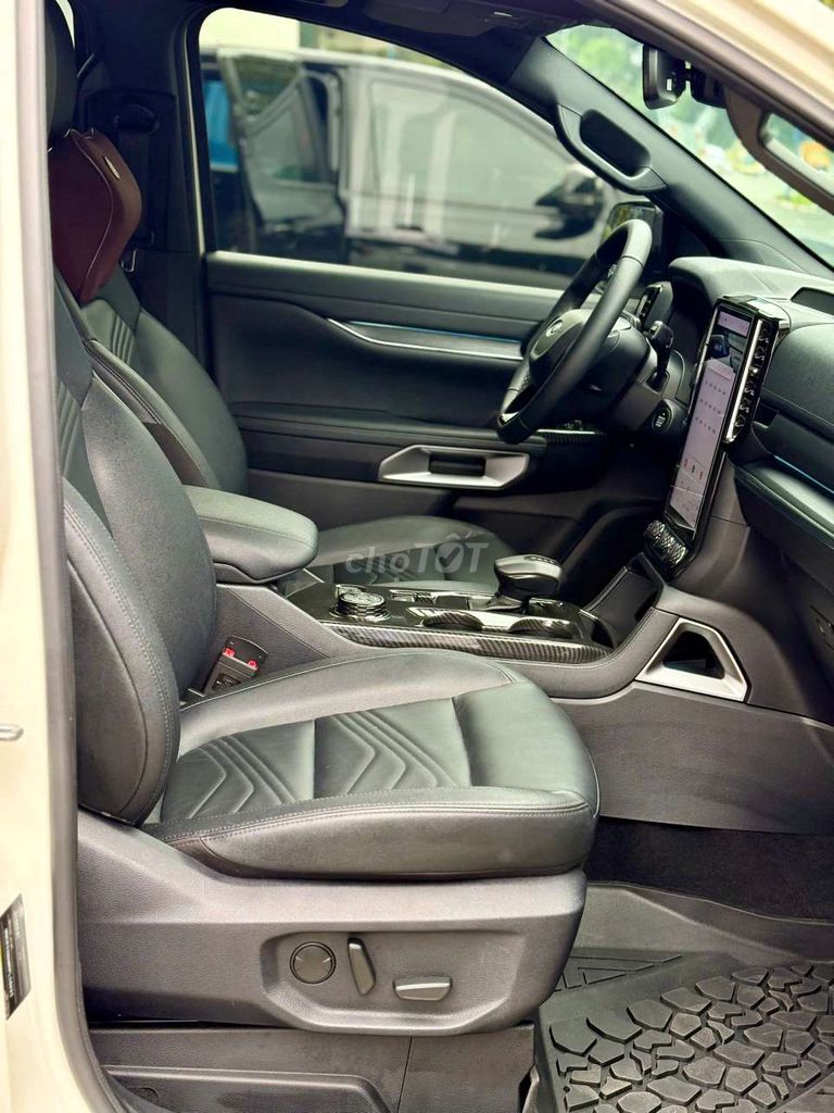 2023 Titanium+ 2.0 AT 4x4 - 37000 km. Mua bán Ô tô tại Thành phố Thủ Dầu Một Bình Dương được đăng bởi Lực hình 10