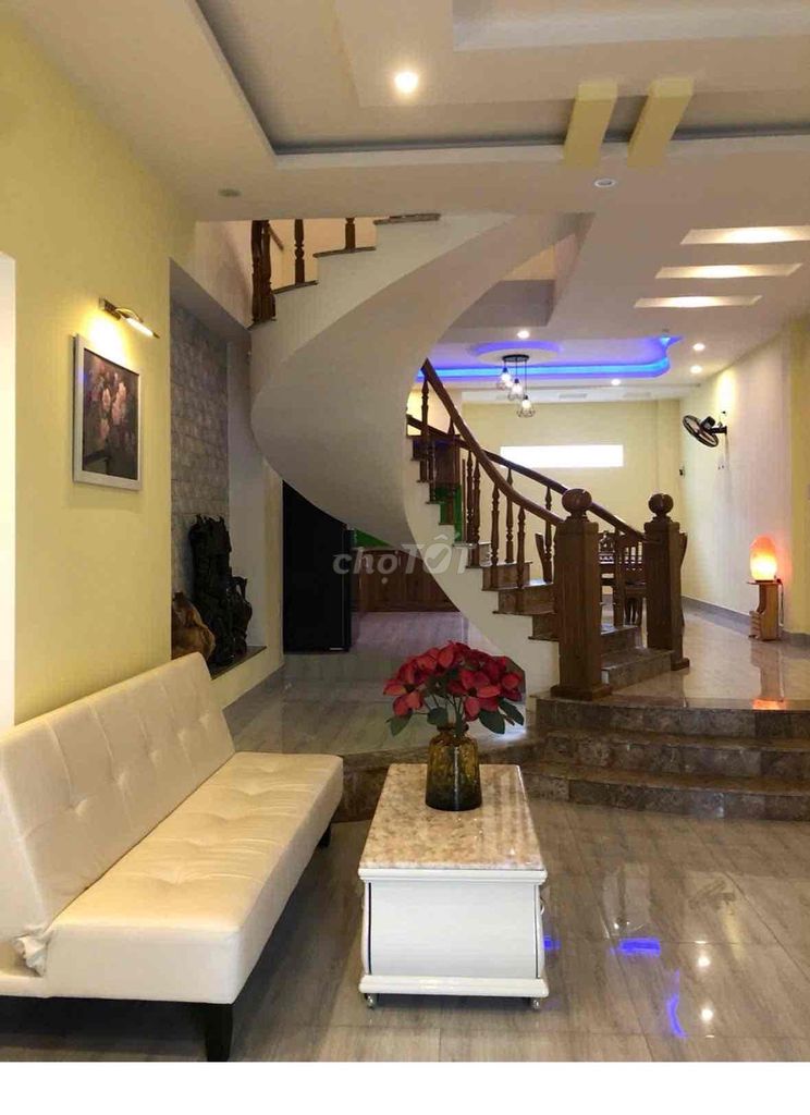 nhà đẹp 2 tầng mặt tiền Dương Trí Trạch, gần biển Mỹ Khê