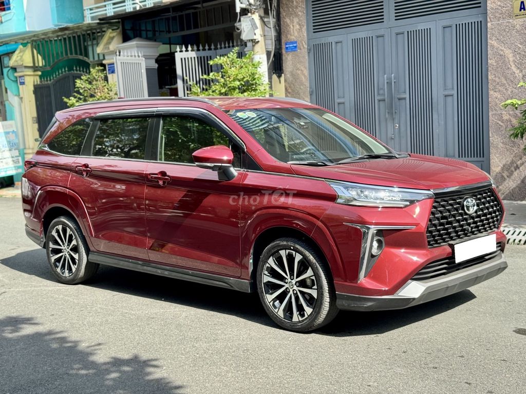 Cần bán Veloz TOP model 2023 màu đỏ nguyên zin. Mua bán Ô tô tại Quận 12 Tp Hồ Chí Minh được đăng bởi Phương 831 hình 5