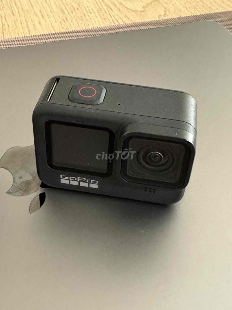 GoPro 9 Black đẩy đủ phụ kiện tặng 3 pin và dock