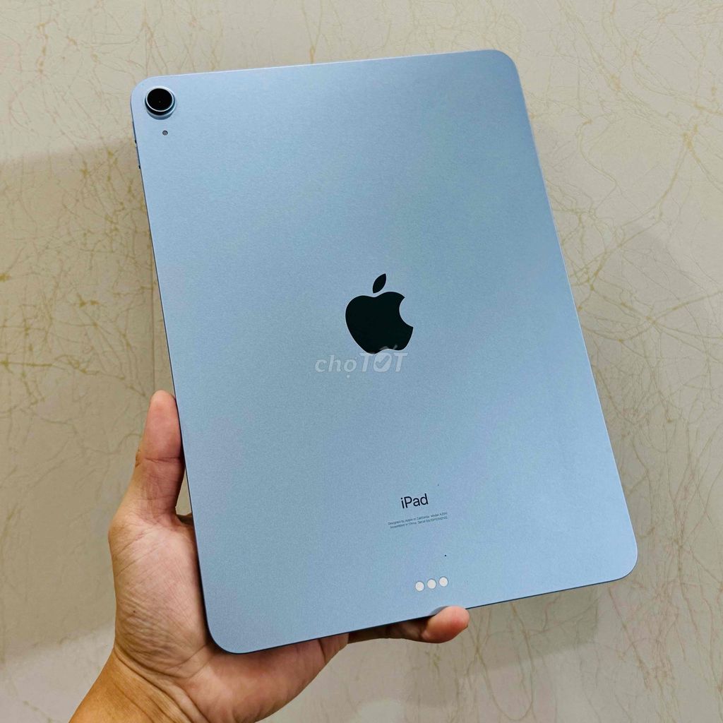 ipad air 4 blue 64 wifi zin all pin 100 like new