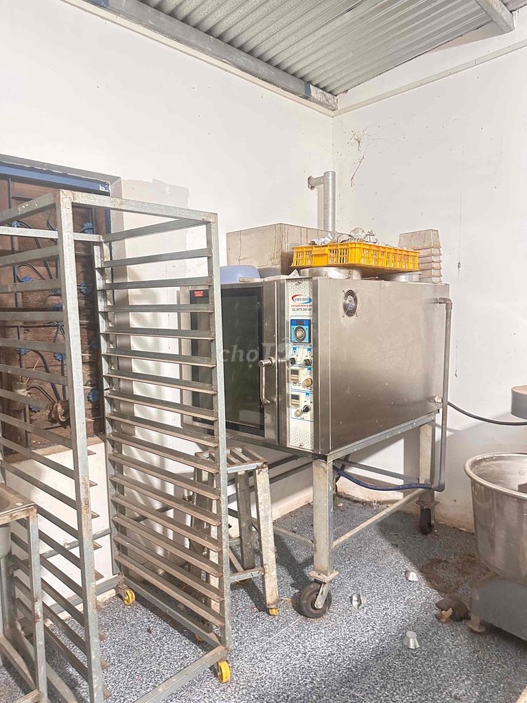 Lò nướng bánh kim loại màu bạc. Mua bán Bếp, lò, đồ điện nhà bếp tại Quận 1 Tp Hồ Chí Minh được đăng bởi Alley hình 1