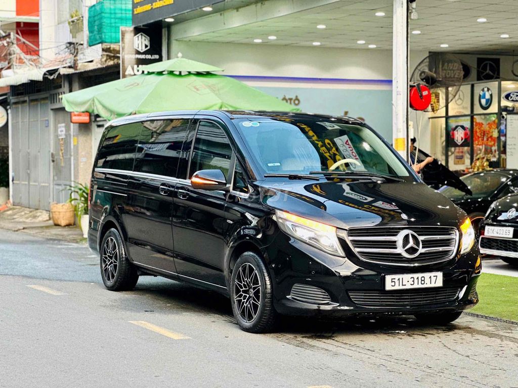 Mercedes Benz V220  model 2017 up nội thất maybach