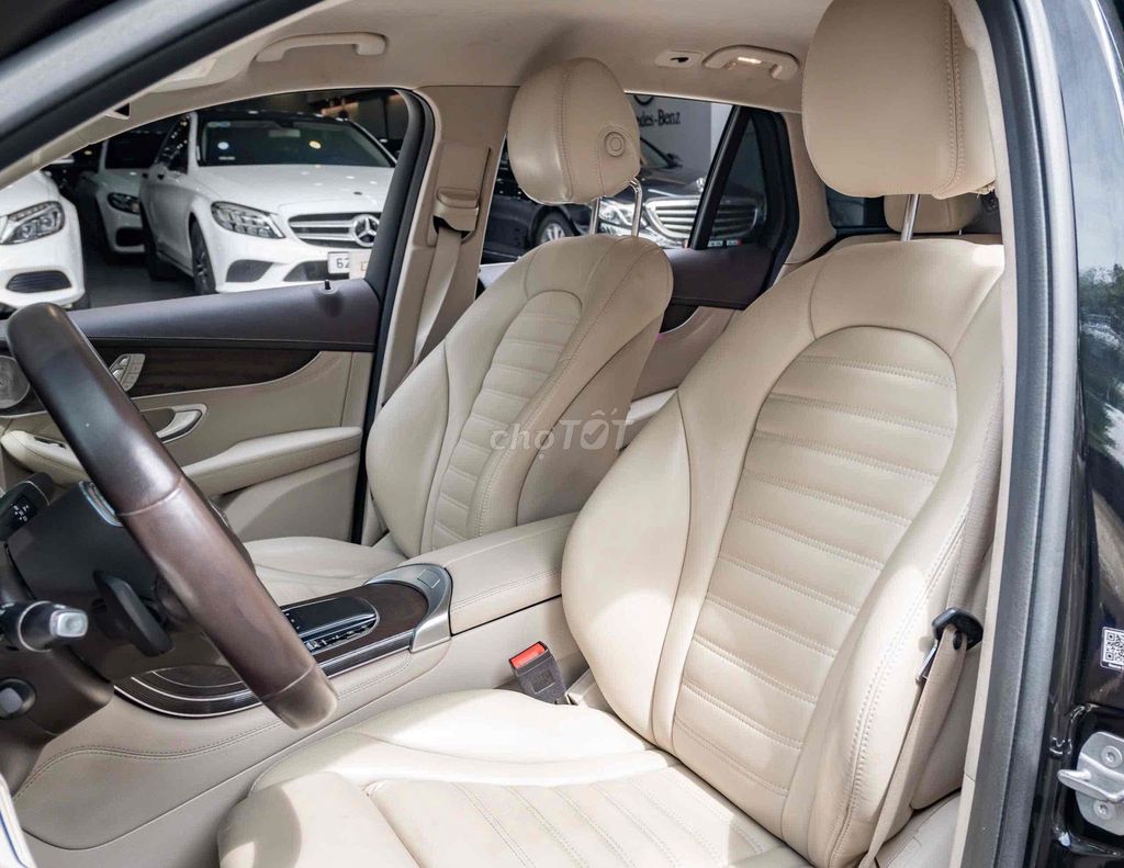 LONG ANH AUTO về Mercedes GLC200 4Matic model 2021. Mua bán Ô tô tại Quận 7 Tp Hồ Chí Minh được đăng bởi LongAnh AuTo  hình 6