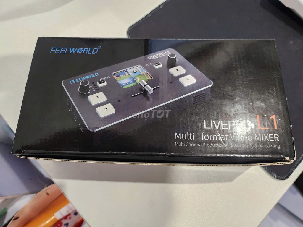 Bàn trộn livestream Feelworld Livepro L1