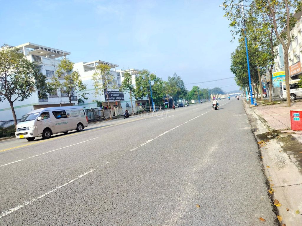 Bán đất mặt tiền đường trục chính sân bay Lộc An
