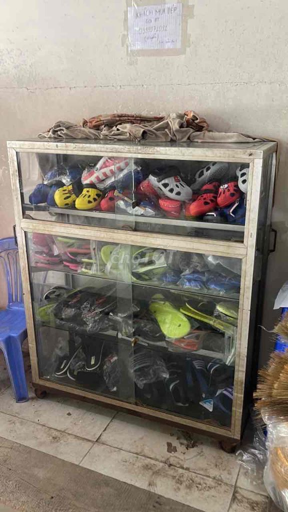 Tủ trưng bày khung nhôm kính. Mua bán Tủ, kệ gia đình tại Huyện Thanh Trì Hà Nội được đăng bởi Huy hình 1