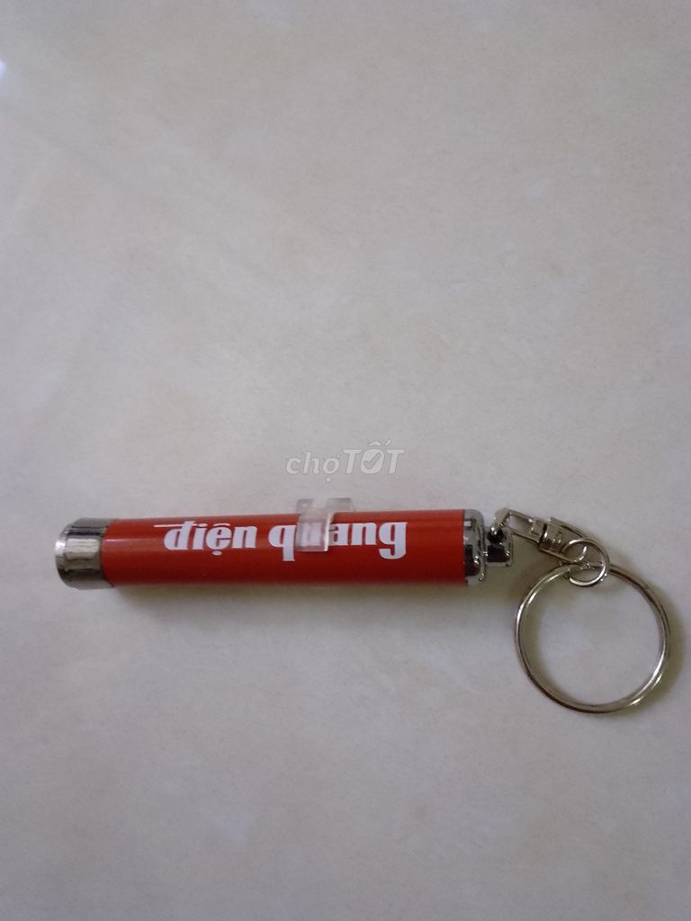 Thanh lý móc khóa đèn pin Điện Quang Kim loại Đỏ