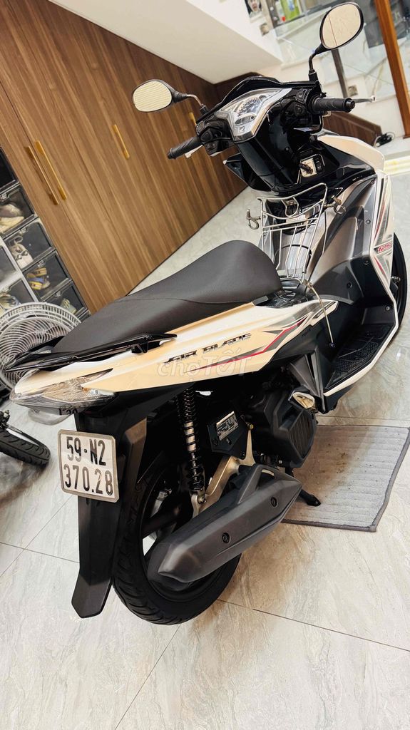 Honda AirBlade 125cc Trắng xám - BSTP. Mua bán Xe máy tại Quận Tân Phú Tp Hồ Chí Minh được đăng bởi Phan Văn Thức  hình 14