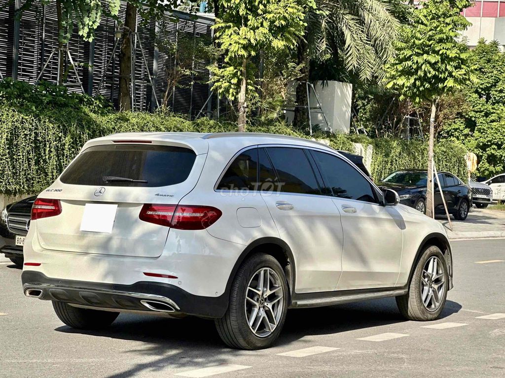 Mercedes-Benz GLC300 4Matic 2018 Model 2019. Mua bán Ô tô tại Quận Cầu Giấy Hà Nội được đăng bởi Cao Quý hình 3