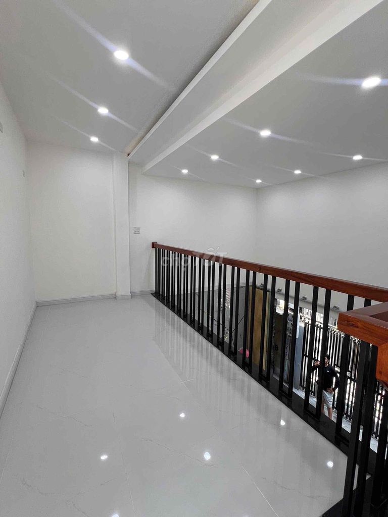 Chính chủ bán : ngôi nhà riêng toạ lạc tại 220/2/11 ,nguyễn thái học Chính chủ bán : ngôi nhà riêng toạ lạc tại 220/2/11 ,nguyễn thái học