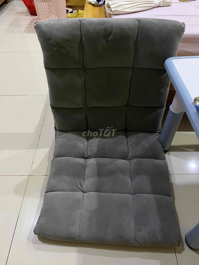 Ghế tựa lưng Vải Xám Ngồi bệt. Mua bán Bàn ghế tại Quận 8 Tp Hồ Chí Minh được đăng bởi Đen House hình 1