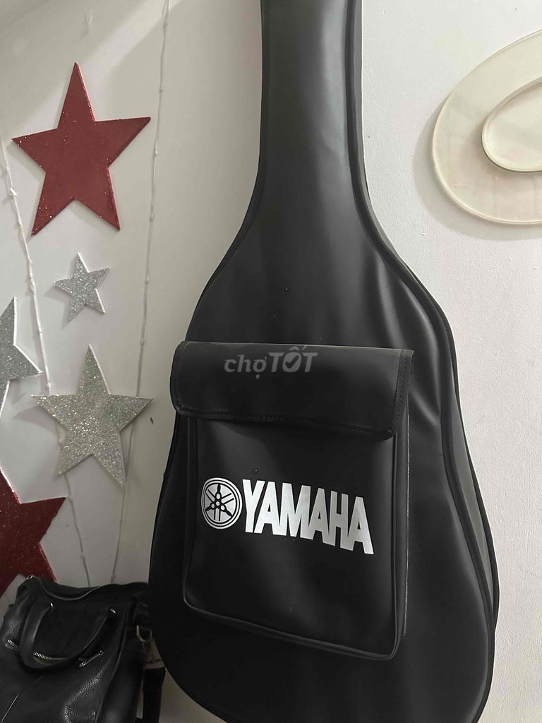 Đàn guitar Yamaha Gỗ Nâu Vàng. Mua bán Nhạc cụ tại Quận Long Biên Hà Nội được đăng bởi Nhất Duy hình 1