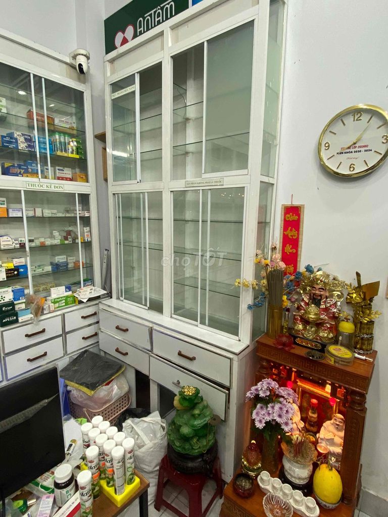 Tủ trưng bày nhôm kính trắng. Mua bán Tủ, kệ gia đình tại Quận Cẩm Lệ Đà Nẵng được đăng bởi kiều quốc nguyên minh hình 1