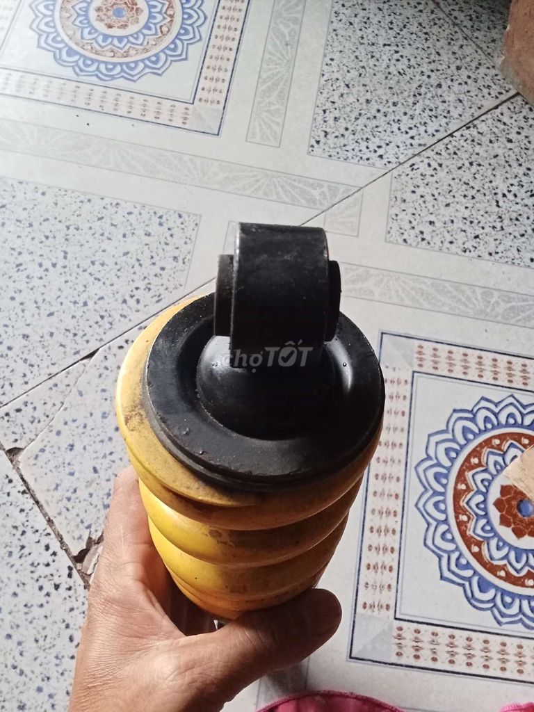 Phuộc KYB Yaz Vàng Đen rã xe chưa vệ sinh bao xì. Mua bán Phụ tùng xe tại Huyện Vũng Liêm Vĩnh Long được đăng bởi thanh hình 2