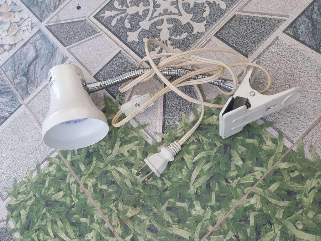 Đèn kẹp bàn KOIZUMI SPOT-LL101D. Mua bán Đèn tại Huyện Hải Hậu Nam Định được đăng bởi Hoàng Tuấn hình 1
