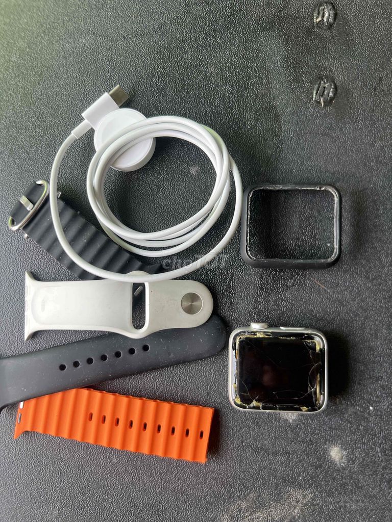 Apple Watch Series 3 Nike LTE 42 sọc màn nặng